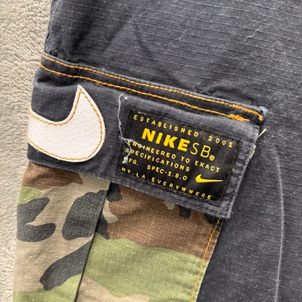 Nike SB Patchwork Ripstop Cargo Pants Camo Denim Navy Skateboarding Mens 30-32 - Picture 9 of 14